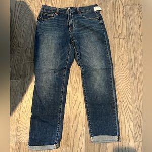 GAP women’s size 28 Girlfriend mid rise jeans